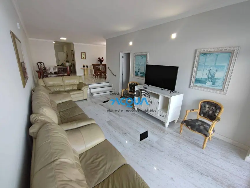 Apartamento com 3 quartos à venda, 190m2 em Guaruja - SP - imagem 3 Foto 3 de Apartamento com 3 quartos à venda, 190m2 em Guaruja - SP