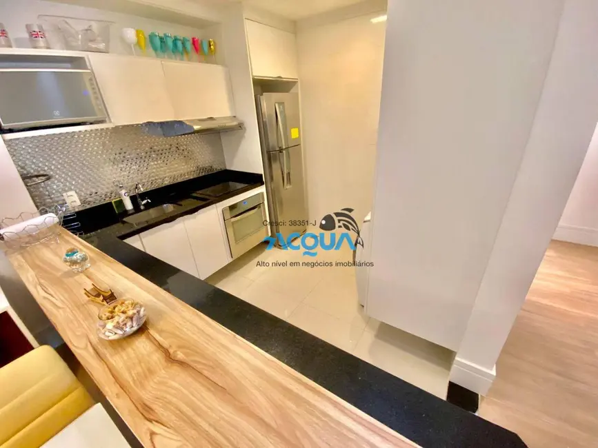 Foto 4 de Apartamento com 2 quartos para alugar em Jardim Três Marias, Guaruja - SP