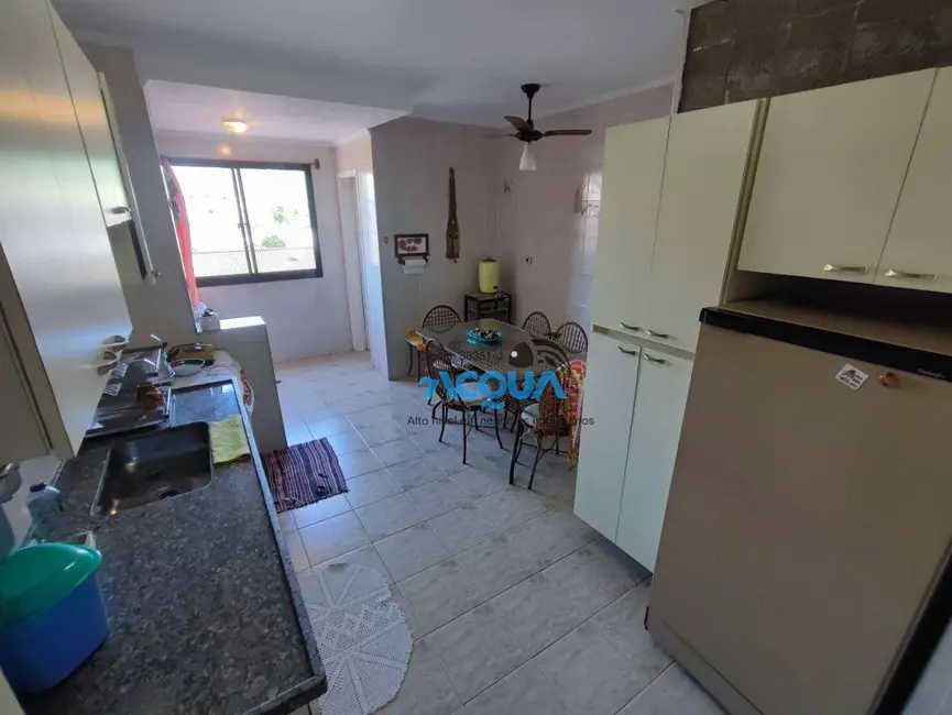 Foto 4 de Apartamento com 2 quartos à venda, 70m2 em Jardim Três Marias, Guaruja - SP