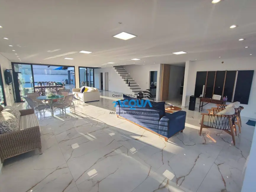 Casa de Condomínio com 5 quartos à venda, 525m2 em Acapulco, Guaruja - SP - imagem 3 Foto 3 de Casa de Condomínio com 5 quartos à venda, 525m2 em Acapulco, Guaruja - SP