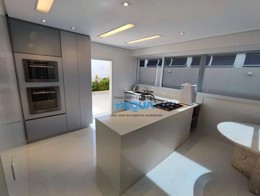 Sobrado com 6 quartos à venda, 2000m2 em Jardim Virgínia, Guaruja - SP - imagem 6 Foto 6 de Sobrado com 6 quartos à venda, 2000m2 em Jardim Virgínia, Guaruja - SP