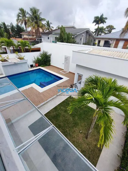 Casa de Condomínio com 5 quartos à venda, 525m2 em Jardim Acapulco, Guaruja - SP - imagem 3 Foto 3 de Casa de Condomínio com 5 quartos à venda, 525m2 em Jardim Acapulco, Guaruja - SP