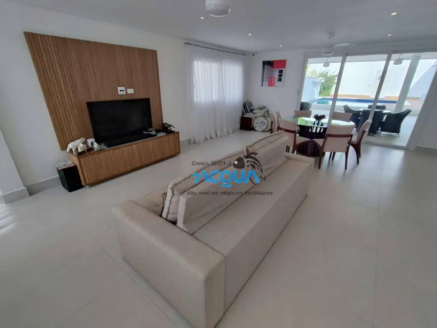 Casa de Condomínio com 5 quartos à venda, 525m2 em Jardim Acapulco, Guaruja - SP - imagem 4 Foto 4 de Casa de Condomínio com 5 quartos à venda, 525m2 em Jardim Acapulco, Guaruja - SP