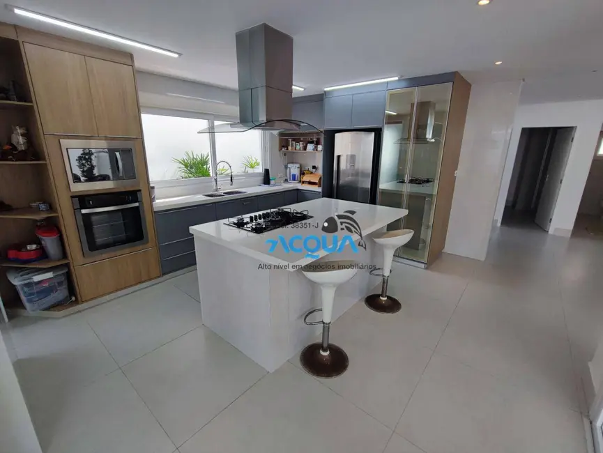 Casa de Condomínio com 5 quartos à venda, 525m2 em Jardim Acapulco, Guaruja - SP - imagem 9 Foto 9 de Casa de Condomínio com 5 quartos à venda, 525m2 em Jardim Acapulco, Guaruja - SP