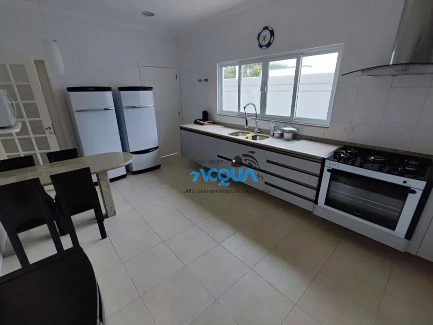 Casa de Condomínio com 6 quartos à venda, 1000m2 em Acapulco, Guaruja - SP - imagem 4 Foto 4 de Casa de Condomínio com 6 quartos à venda, 1000m2 em Acapulco, Guaruja - SP
