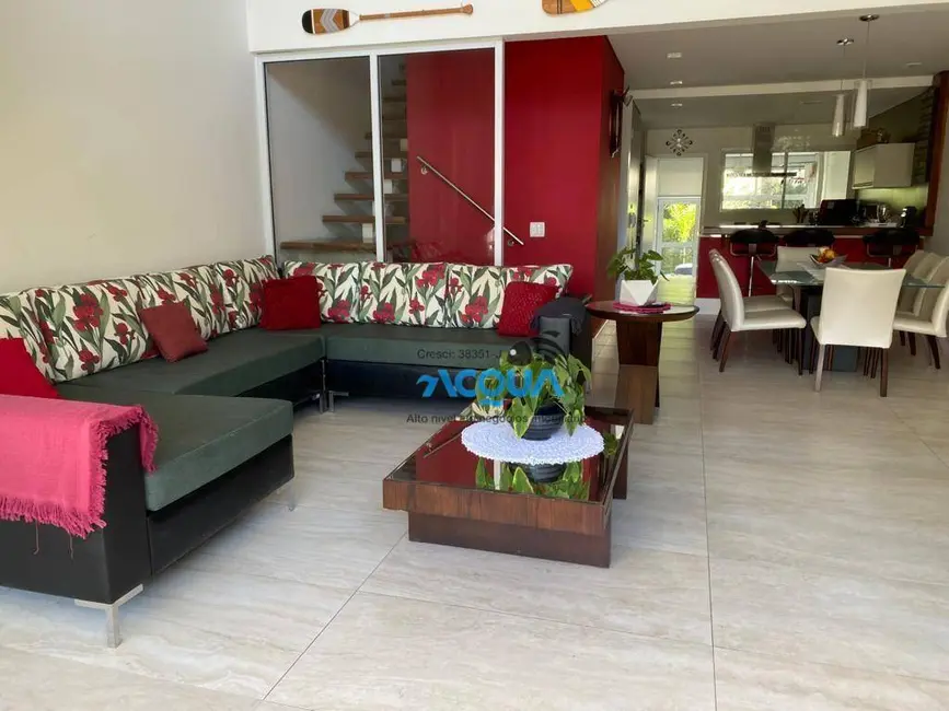 Sobrado com 5 quartos à venda, 232m2 em Balneário Praia do Pernambuco, Guaruja - SP - imagem 3 Foto 3 de Sobrado com 5 quartos à venda, 232m2 em Balneário Praia do Pernambuco, Guaruja - SP