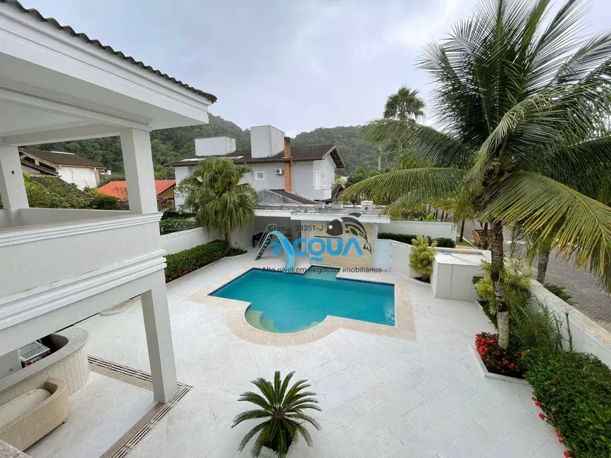 Sobrado com 5 quartos à venda, 589m2 em Guaruja - SP - imagem 2 Foto 2 de Sobrado com 5 quartos à venda, 589m2 em Guaruja - SP