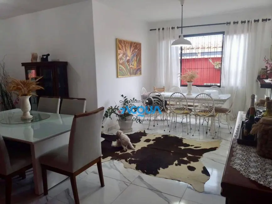 Foto 5 de Casa de Condomínio com 4 quartos à venda, 200m2 em Guaruja - SP