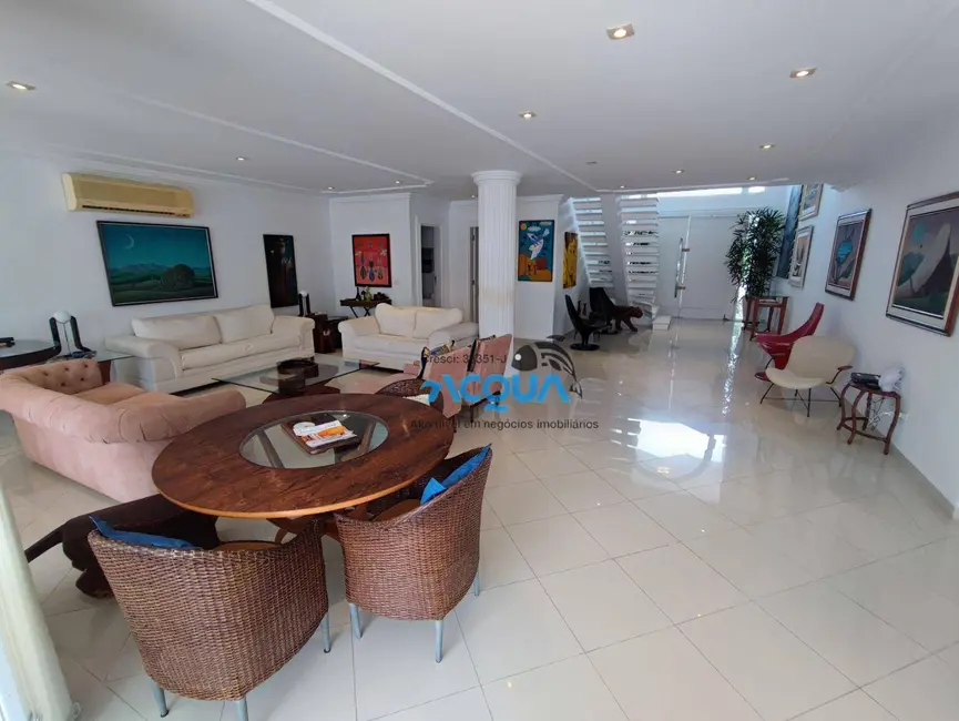 Casa de Condomínio com 5 quartos à venda, 525m2 em Jardim Acapulco, Guaruja - SP - imagem 6 Foto 6 de Casa de Condomínio com 5 quartos à venda, 525m2 em Jardim Acapulco, Guaruja - SP