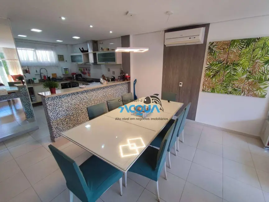 Casa de Condomínio com 3 quartos à venda, 218m2 em Jardim Três Marias, Guaruja - SP - imagem 4 Foto 4 de Casa de Condomínio com 3 quartos à venda, 218m2 em Jardim Três Marias, Guaruja - SP