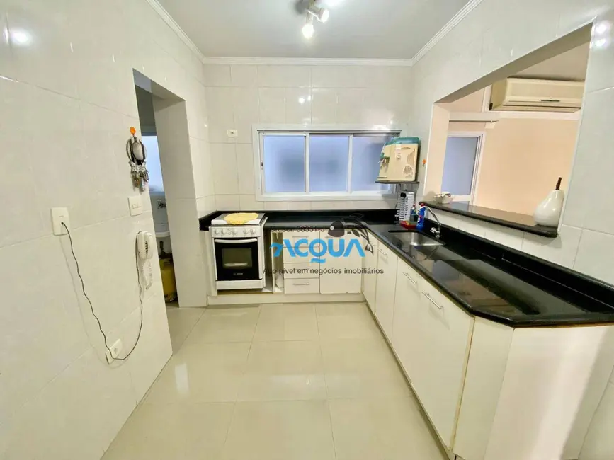 Foto 5 de Apartamento com 4 quartos para alugar em Guaruja - SP