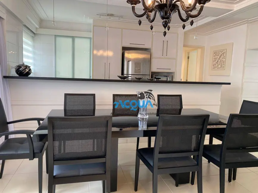 Apartamento com 4 quartos à venda, 124m2 em Jardim Três Marias, Guaruja - SP - imagem 3 Foto 3 de Apartamento com 4 quartos à venda, 124m2 em Jardim Três Marias, Guaruja - SP