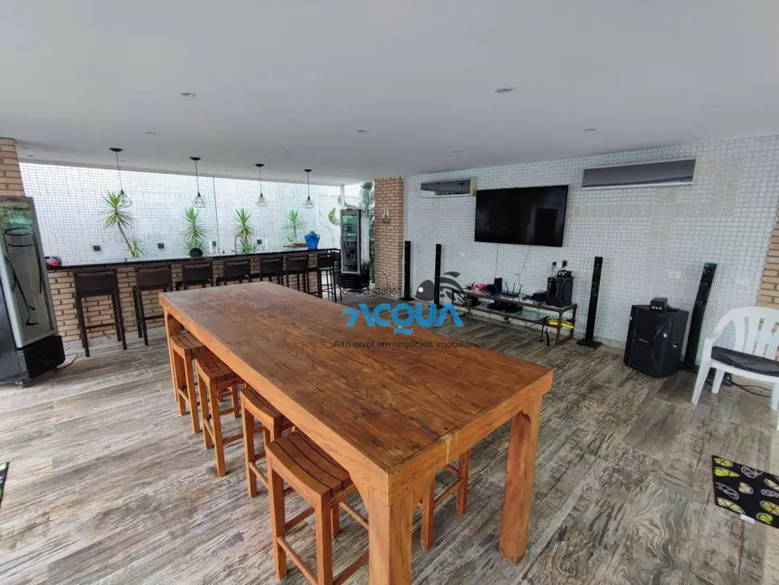 Sobrado com 6 quartos à venda, 1500m2 em Guaruja - SP - imagem 9 Foto 9 de Sobrado com 6 quartos à venda, 1500m2 em Guaruja - SP