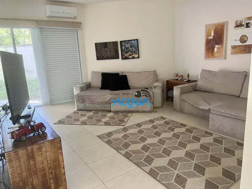 Casa de Condomínio com 5 quartos à venda, 1000m2 em Jardim Acapulco, Guaruja - SP - imagem 3 Foto 3 de Casa de Condomínio com 5 quartos à venda, 1000m2 em Jardim Acapulco, Guaruja - SP