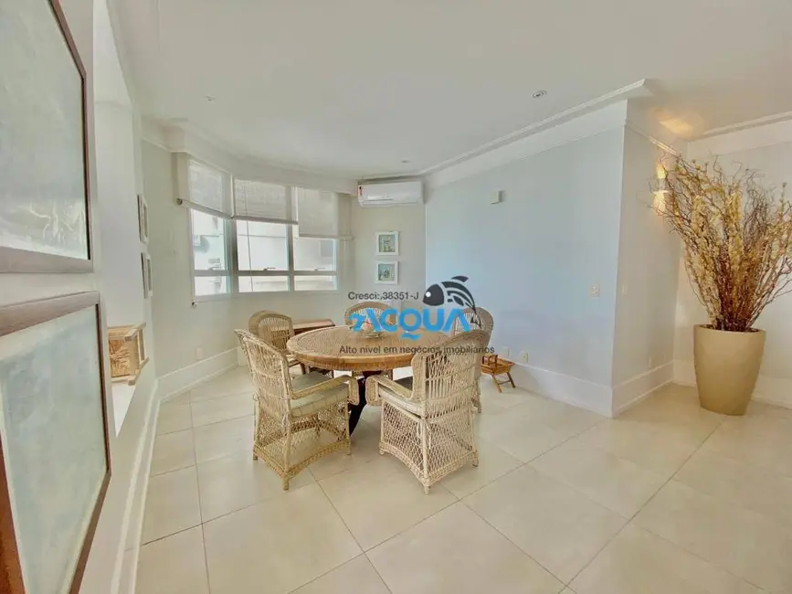 Apartamento com 4 quartos à venda, 235m2 em Guaruja - SP - imagem 6 Foto 6 de Apartamento com 4 quartos à venda, 235m2 em Guaruja - SP