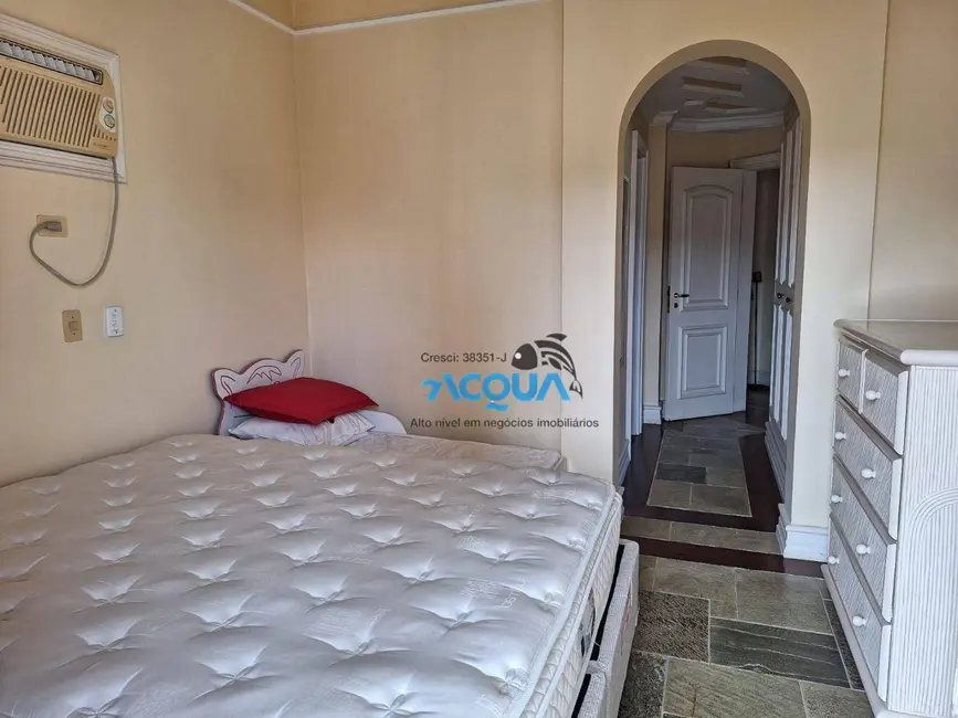 Foto 9 de Apartamento com 3 quartos à venda, 260m2 em Guaruja - SP