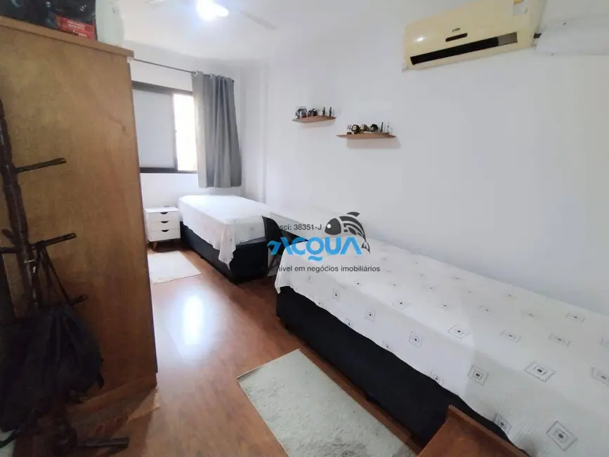 Foto 7 de Apartamento com 3 quartos à venda em Guaruja - SP