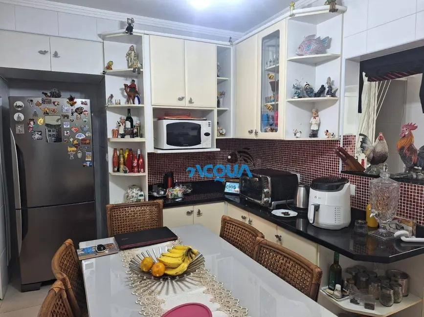 Apartamento com 3 quartos à venda, 160m2 em Guaruja - SP - imagem 4 Foto 4 de Apartamento com 3 quartos à venda, 160m2 em Guaruja - SP