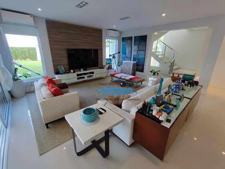 Sobrado com 5 quartos à venda, 1050m2 em Jardim Acapulco, Guaruja - SP - imagem 4 Foto 4 de Sobrado com 5 quartos à venda, 1050m2 em Jardim Acapulco, Guaruja - SP