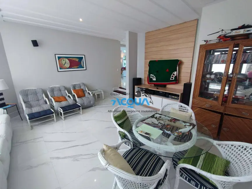 Casa de Condomínio com 5 quartos à venda, 1000m2 em Jardim Acapulco, Guaruja - SP - imagem 9 Foto 9 de Casa de Condomínio com 5 quartos à venda, 1000m2 em Jardim Acapulco, Guaruja - SP