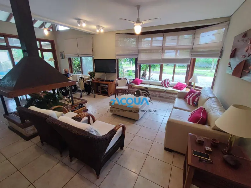 Casa de Condomínio com 4 quartos à venda, 540m2 em Jardim Acapulco, Guaruja - SP - imagem 4 Foto 4 de Casa de Condomínio com 4 quartos à venda, 540m2 em Jardim Acapulco, Guaruja - SP