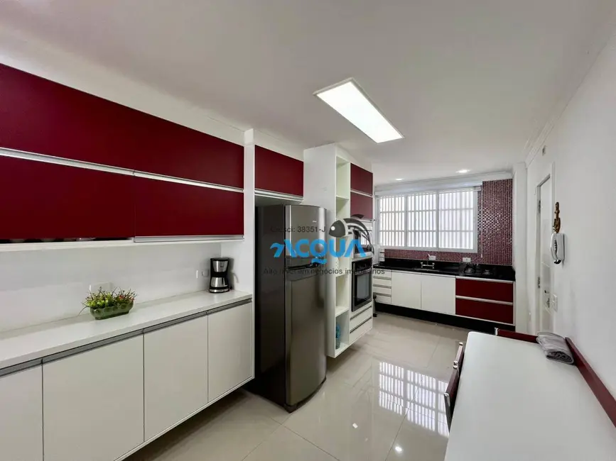 Foto 5 de Apartamento com 3 quartos à venda, 210m2 em Guaruja - SP