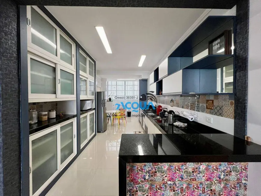 Apartamento com 4 quartos à venda, 210m2 em Guaruja - SP - imagem 3 Foto 3 de Apartamento com 4 quartos à venda, 210m2 em Guaruja - SP