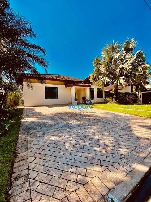 Foto 2 de Casa de Condomínio com 4 quartos à venda em Guaruja - SP