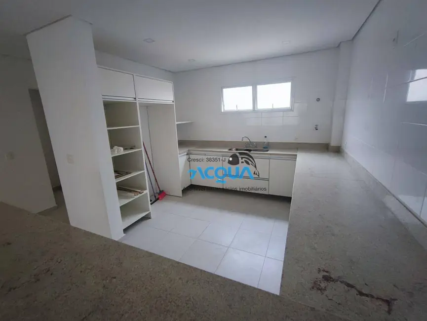 Sobrado com 4 quartos à venda, 315m2 em Jardim Três Marias, Guaruja - SP - imagem 5 Foto 5 de Sobrado com 4 quartos à venda, 315m2 em Jardim Três Marias, Guaruja - SP