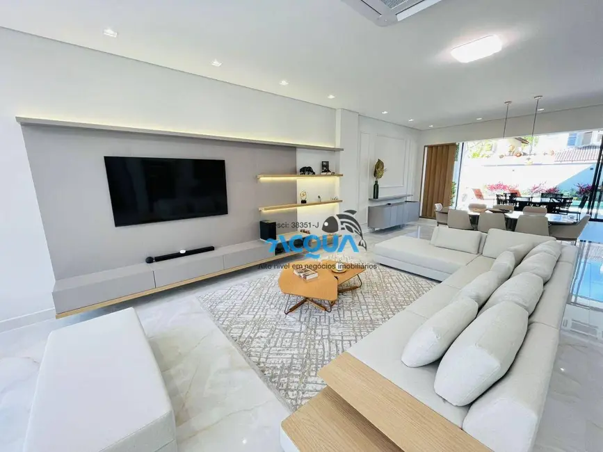 Casa de Condomínio com 6 quartos à venda, 525m2 em Acapulco, Guaruja - SP - imagem 4 Foto 4 de Casa de Condomínio com 6 quartos à venda, 525m2 em Acapulco, Guaruja - SP
