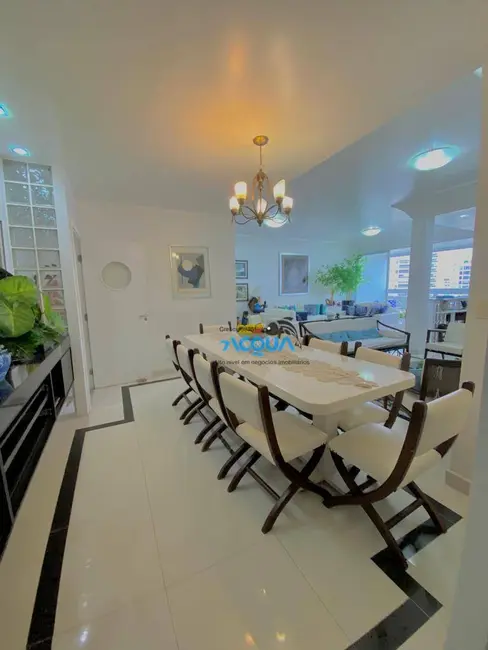 Apartamento com 5 quartos à venda, 190m2 em Guaruja - SP - imagem 4 Foto 4 de Apartamento com 5 quartos à venda, 190m2 em Guaruja - SP