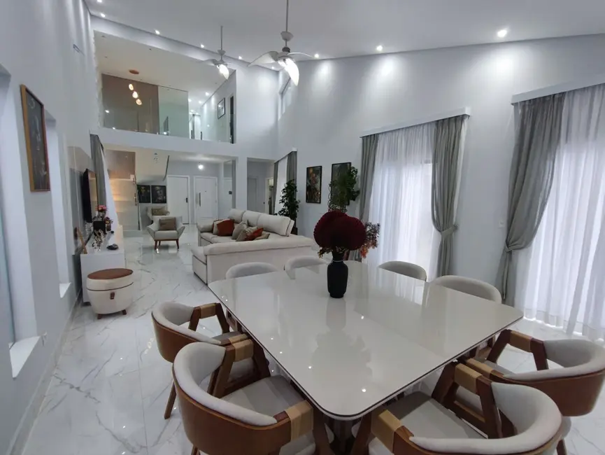 Casa de Condomínio com 5 quartos à venda, 525m2 em Jardim Acapulco, Guaruja - SP - imagem 8 Foto 8 de Casa de Condomínio com 5 quartos à venda, 525m2 em Jardim Acapulco, Guaruja - SP