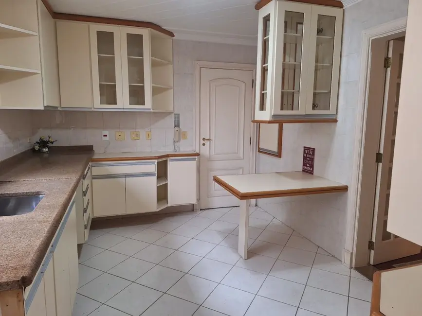 Apartamento com 3 quartos à venda, 160m2 em Guaruja - SP - imagem 4 Foto 4 de Apartamento com 3 quartos à venda, 160m2 em Guaruja - SP