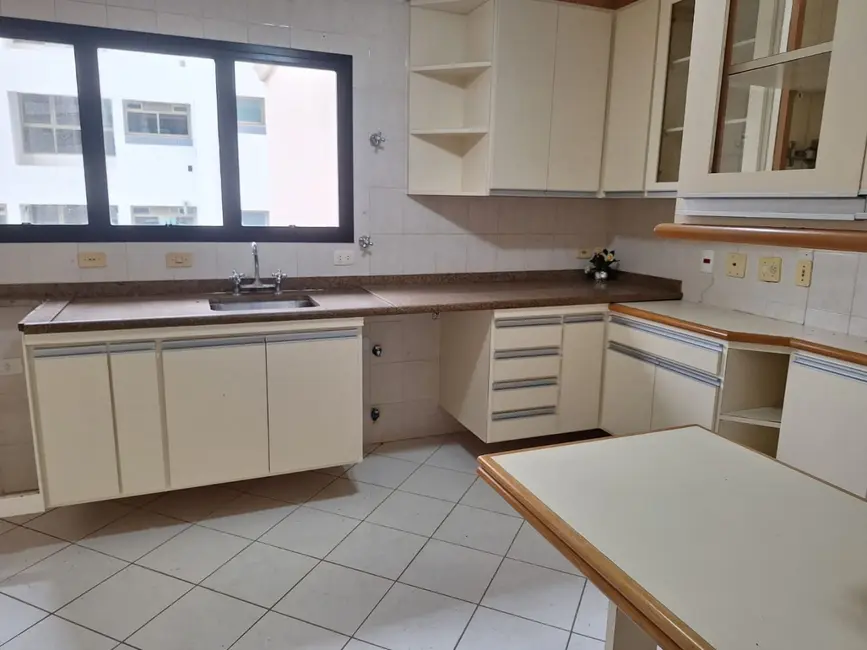 Apartamento com 3 quartos à venda, 160m2 em Guaruja - SP - imagem 5 Foto 5 de Apartamento com 3 quartos à venda, 160m2 em Guaruja - SP