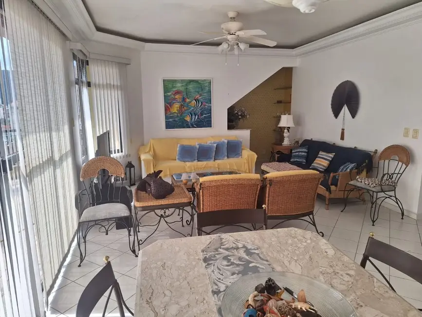 Cobertura com 3 quartos à venda, 260m2 em Guaruja - SP - imagem 3 Foto 3 de Cobertura com 3 quartos à venda, 260m2 em Guaruja - SP