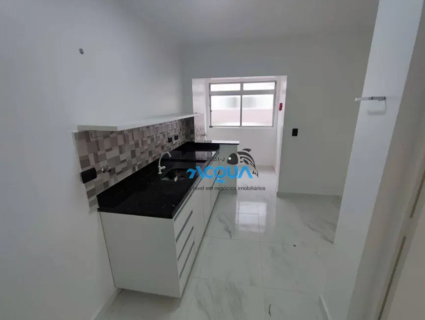 Foto 2 de Apartamento com 2 quartos para alugar, 72m2 em Jardim Três Marias, Guaruja - SP