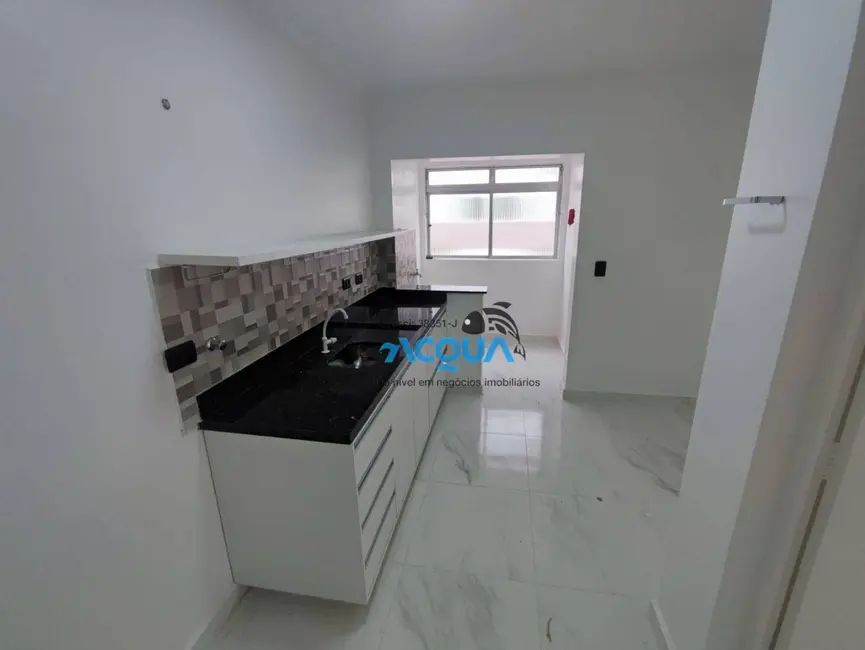 Apartamento com 2 quartos para alugar, 72m2 em Jardim Três Marias, Guaruja - SP - imagem 2 Foto 2 de Apartamento com 2 quartos para alugar, 72m2 em Jardim Três Marias, Guaruja - SP