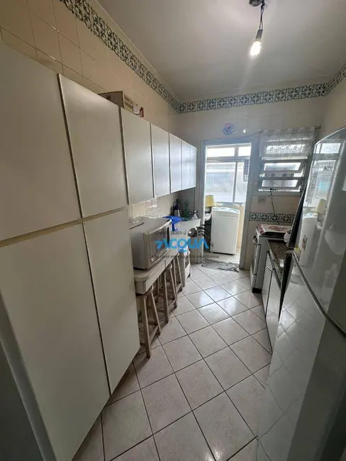 Foto 4 de Apartamento com 1 quarto à venda, 45m2 em Jardim Três Marias, Guaruja - SP