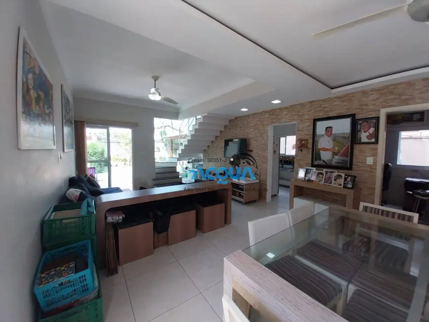 Sobrado com 5 quartos à venda, 300m2 em Guaruja - SP - imagem 3 Foto 3 de Sobrado com 5 quartos à venda, 300m2 em Guaruja - SP