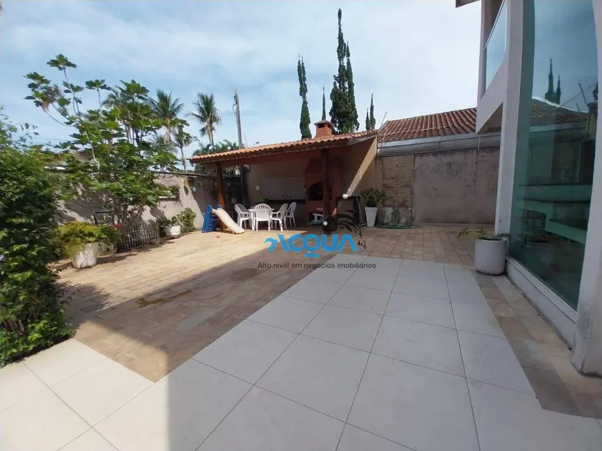Sobrado com 5 quartos à venda, 300m2 em Guaruja - SP - imagem 5 Foto 5 de Sobrado com 5 quartos à venda, 300m2 em Guaruja - SP