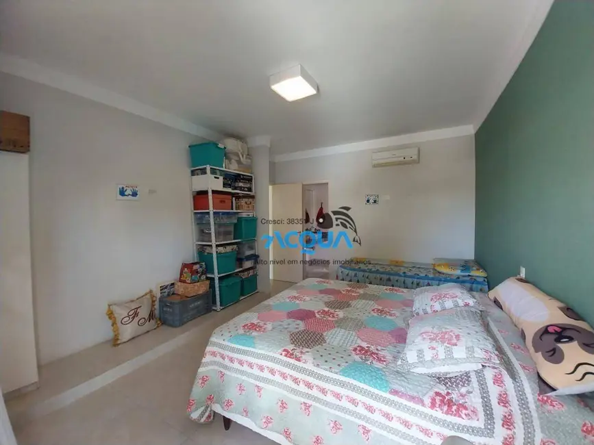 Sobrado com 5 quartos à venda, 300m2 em Guaruja - SP - imagem 9 Foto 9 de Sobrado com 5 quartos à venda, 300m2 em Guaruja - SP