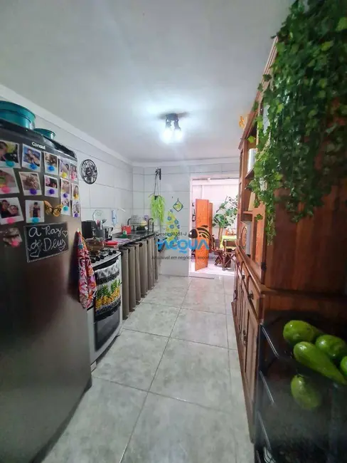 Foto 3 de Casa de Condomínio com 2 quartos à venda, 70m2 em Guaruja - SP