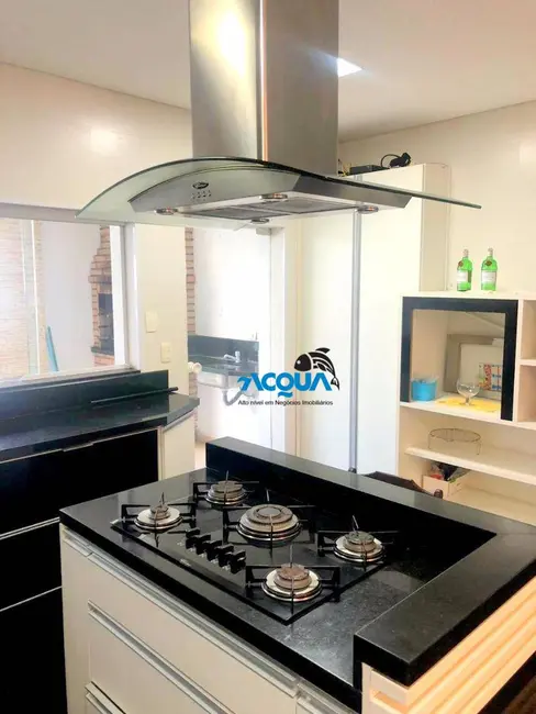 Casa com 6 quartos à venda, 500m2 em Jardim Virgínia, Guaruja - SP - imagem 5 Foto 5 de Casa com 6 quartos à venda, 500m2 em Jardim Virgínia, Guaruja - SP