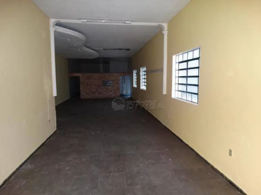 Sala Comercial à venda, 190m2 em Itupeva - SP - imagem 2 Foto 2 de Sala Comercial à venda, 190m2 em Itupeva - SP