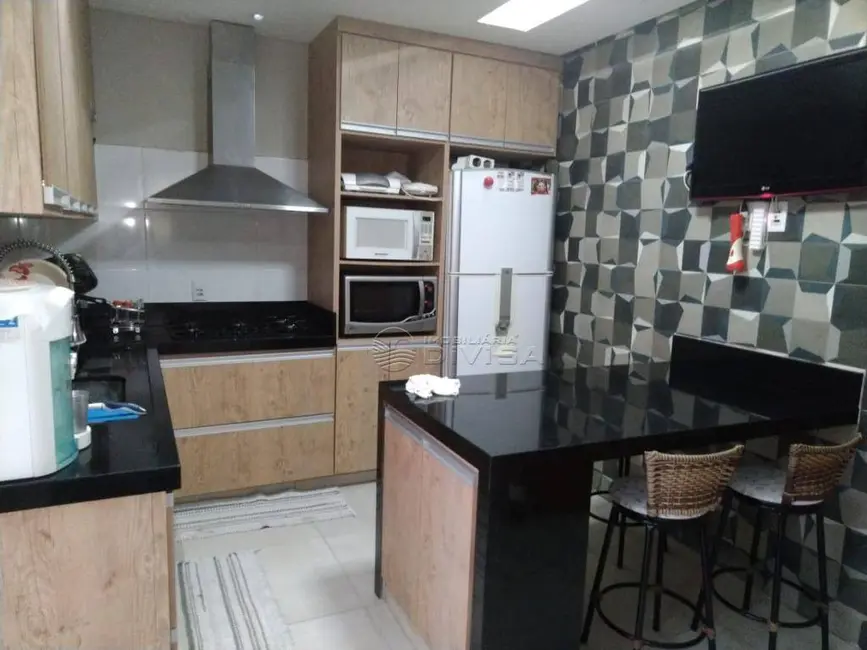 Foto 2 de Casa com 4 quartos à venda, 200m2 em Itupeva - SP