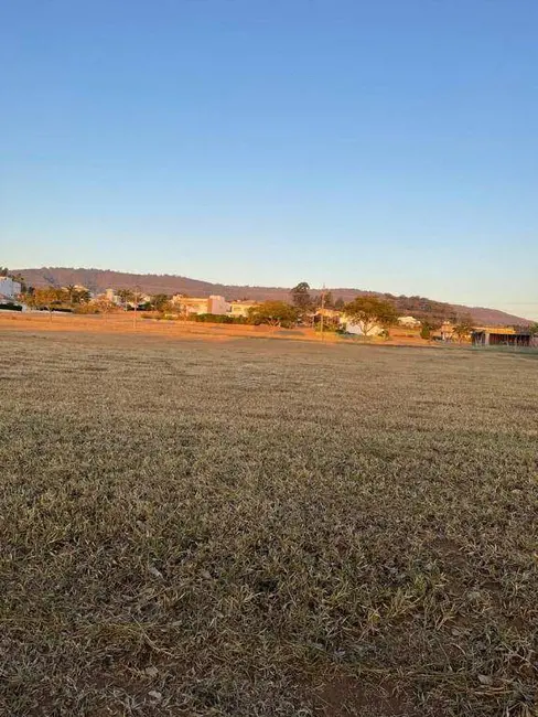 Foto 2 de Terreno / Lote à venda, 1000m2 em Cabreuva - SP