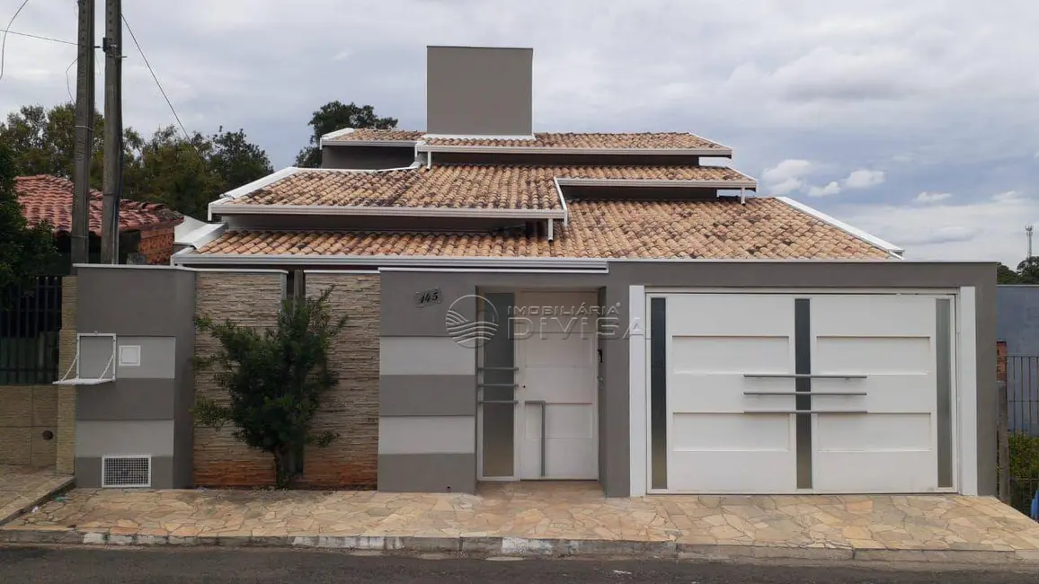 Casa com 3 quartos à venda, 250m2 em Centro, Elias Fausto - SP - imagem 2 Foto 2 de Casa com 3 quartos à venda, 250m2 em Centro, Elias Fausto - SP