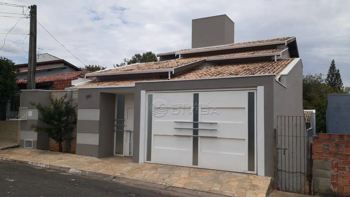 Casa com 3 quartos à venda, 250m2 em Centro, Elias Fausto - SP - imagem 5 Foto 5 de Casa com 3 quartos à venda, 250m2 em Centro, Elias Fausto - SP