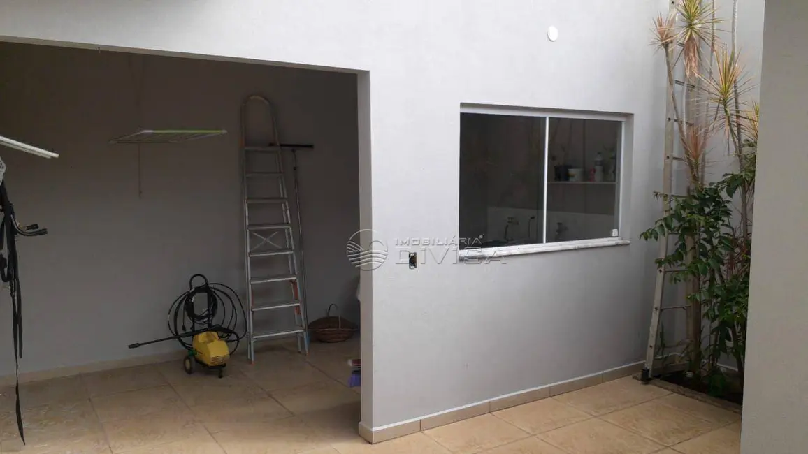 Casa com 3 quartos à venda, 250m2 em Centro, Elias Fausto - SP - imagem 9 Foto 9 de Casa com 3 quartos à venda, 250m2 em Centro, Elias Fausto - SP