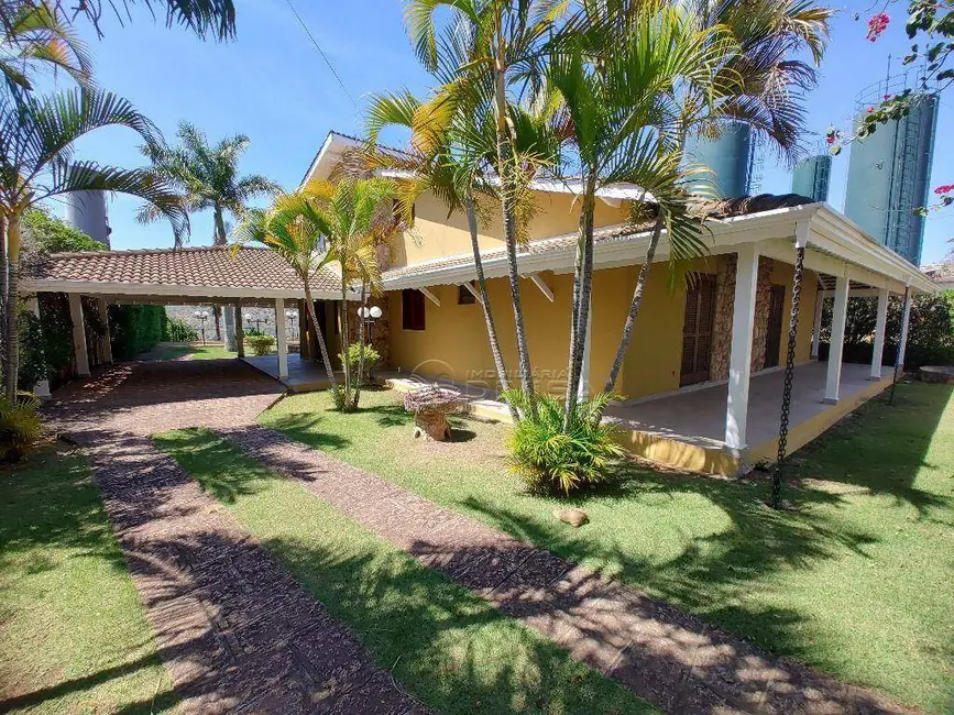 Chácara com 4 quartos à venda e para alugar, 1400m2 em Itupeva - SP - imagem 5 Foto 5 de Chácara com 4 quartos à venda e para alugar, 1400m2 em Itupeva - SP